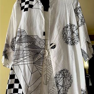 A great looking coverup with 1 button